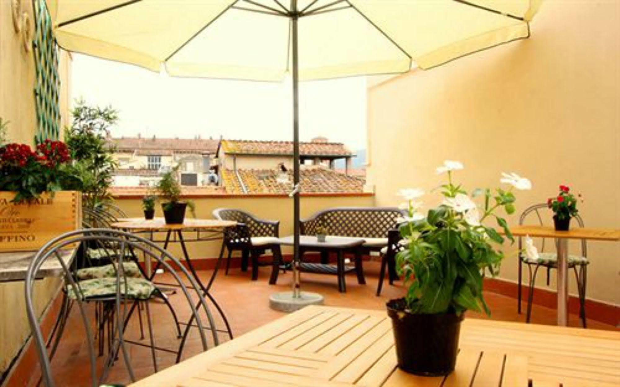 B&B Camera Con Vista Lucca Exterior photo